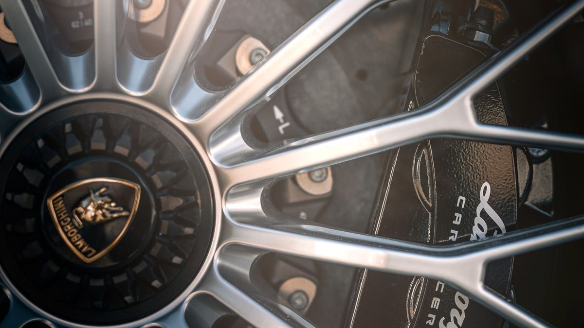 Nástupce Lamborghini Aventador natočen při testování